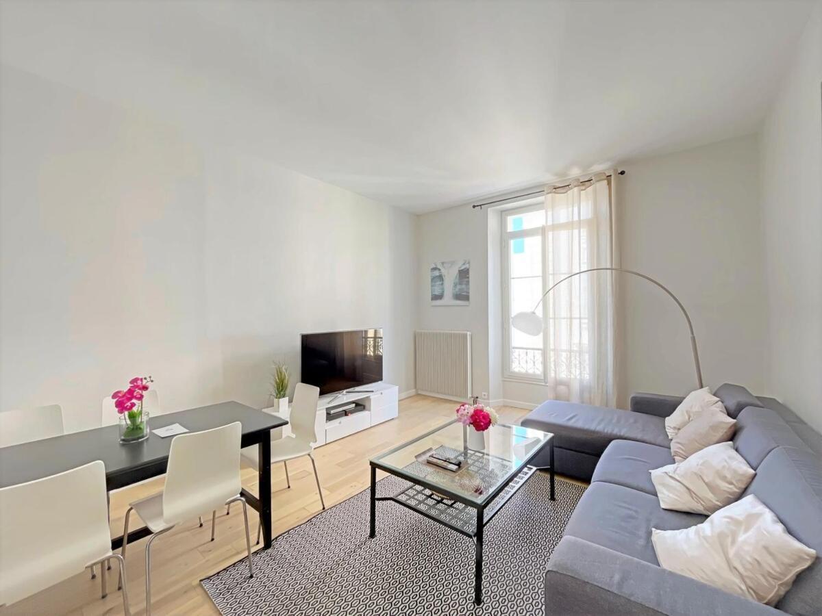 Apartment Iris Backcroisette *